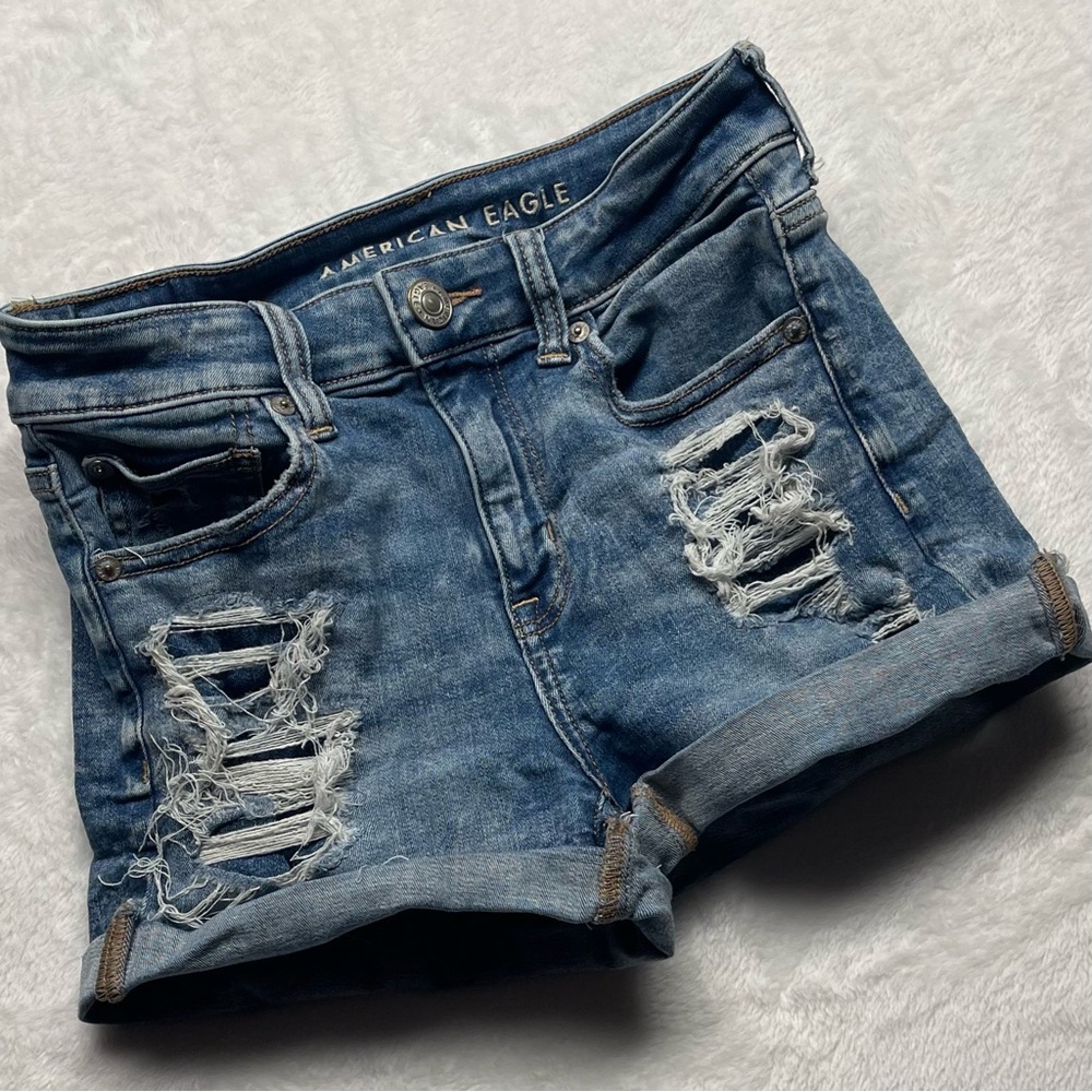 American Eagle Shorts Next Level Stretch  Hi Rise Shortie Distressed Denim Sz 2
